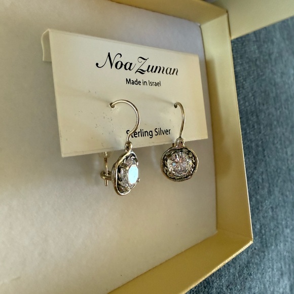 NIBox Noa Zuman Elegant Sterling Silver Earrings In Box with Swarovski Crystals. - Picture 5 of 6